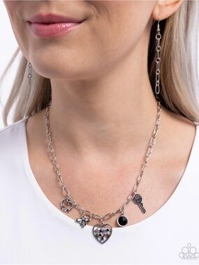 Reminiscent Reveal Black Necklace